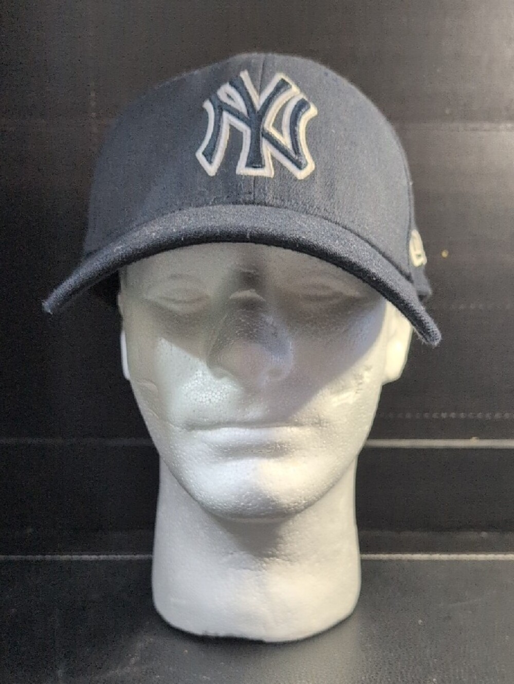 New Era MLB Genuine Merchandise Navy New York Yankees Fitted Hat NY Med-Lrg